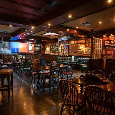 Mccafferty'S Guesthouse Илфорд Экстерьер фото