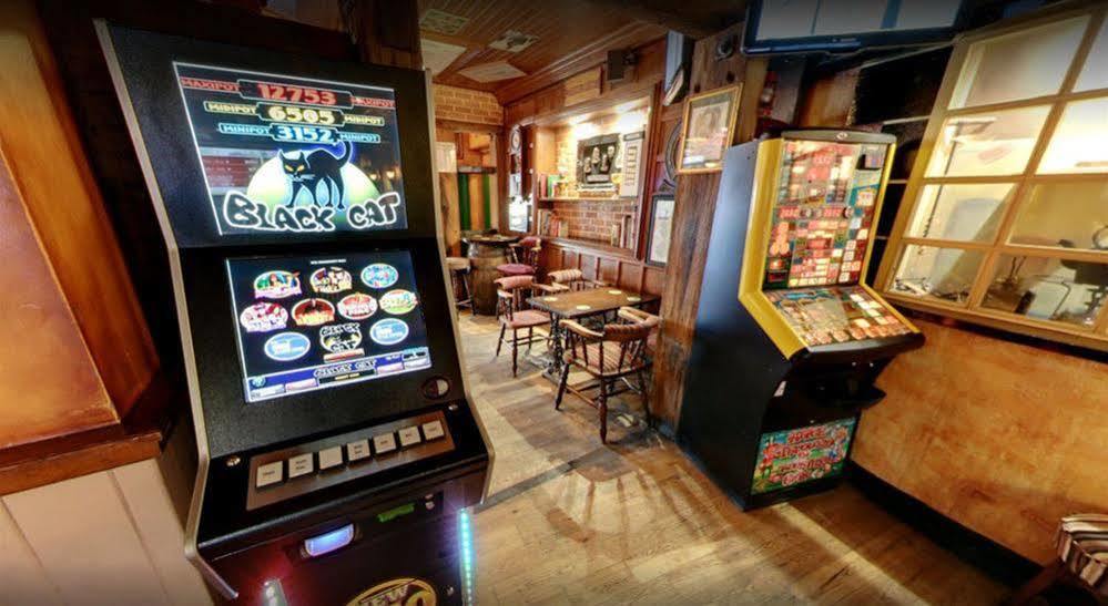 Mccafferty'S Guesthouse Илфорд Экстерьер фото