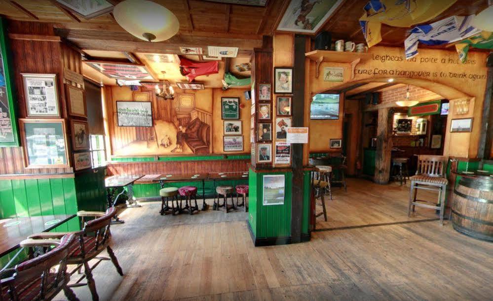 Mccafferty'S Guesthouse Илфорд Экстерьер фото